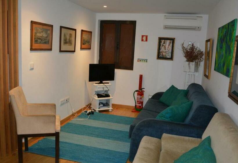 Casa 2 Dormitorios, Quinta Do Vale