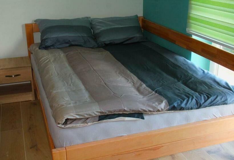 اتاق استاندارد چهار تخته, Hostel Villa Popović