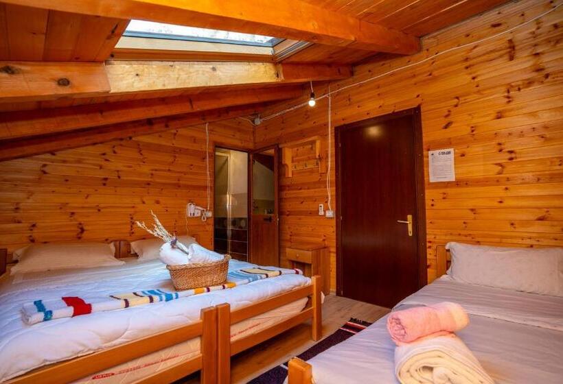 스탠다드 트리플 룸, Bee Eco Guest House
