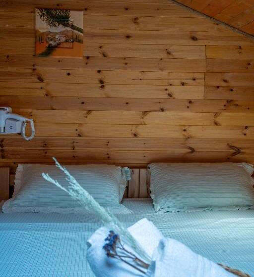 4인용 스탠다드 룸, Bee Eco Guest House
