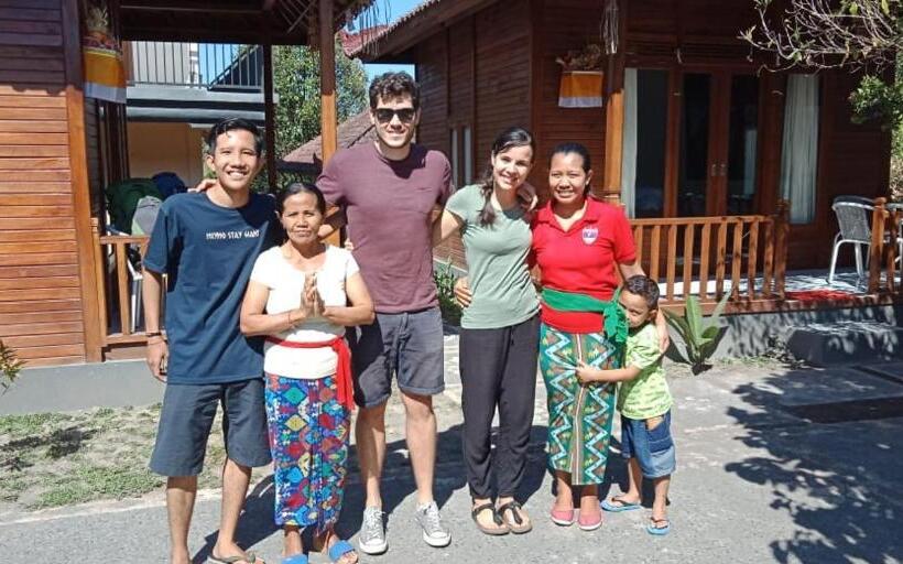 ガーデンビューのスタンダードバンガロー, Adhitya Dharma Guest House