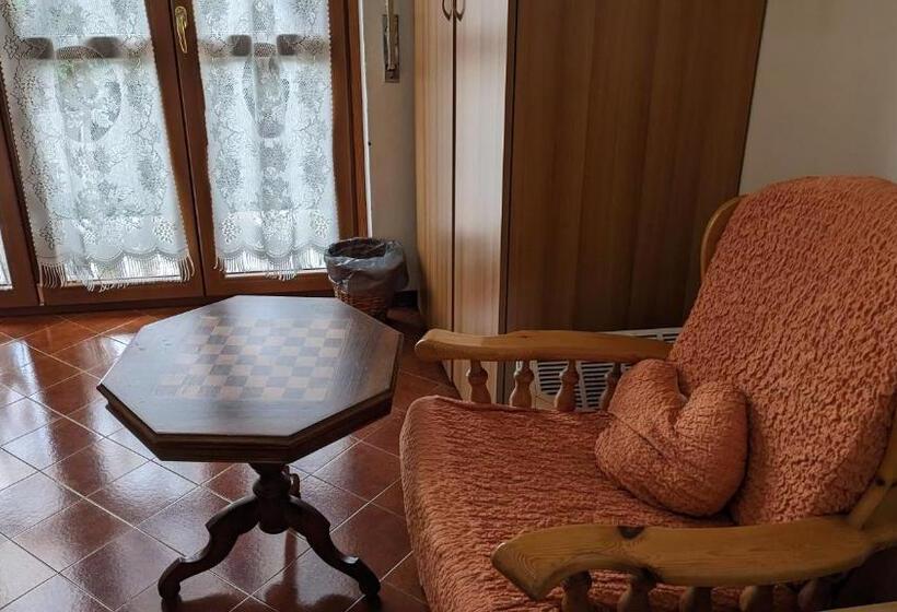 Трехместный Номер Стандарт с Балконом, La Margherita Di Teriasca