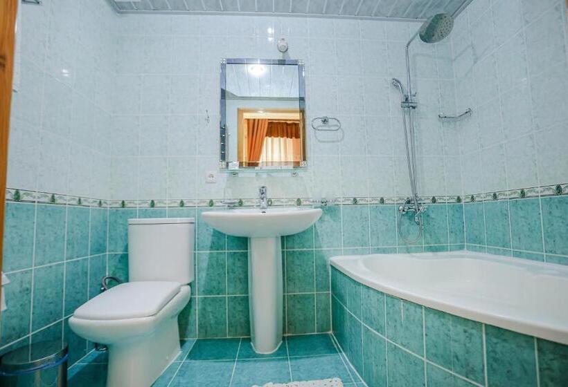 سوییت جونیور, Yangi Sharq