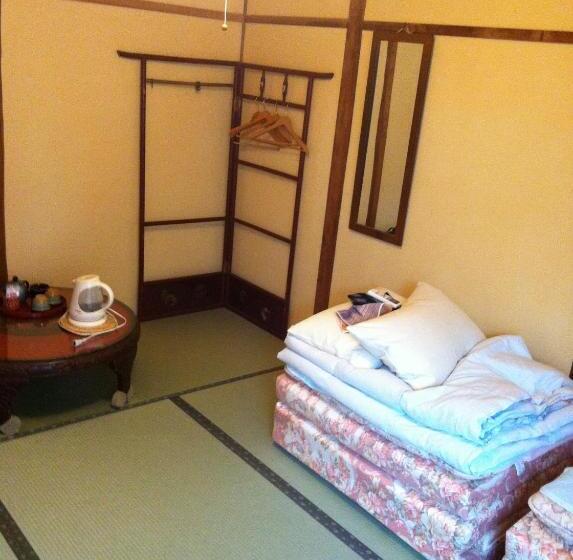 Quarto Estandar, Rakucho Ryokan
