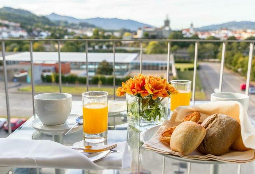 سوئیت جونیور با چشم‌انداز کوهستان, Luna Arcos Hotel Nature & Wellness