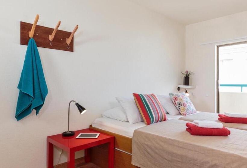 스탠다드 룸 공동 욕실, Stay Rhodes Hostel & Bar