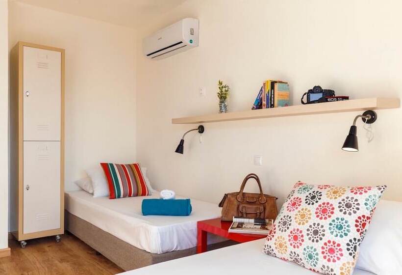 공동 객실, Stay Rhodes Hostel & Bar
