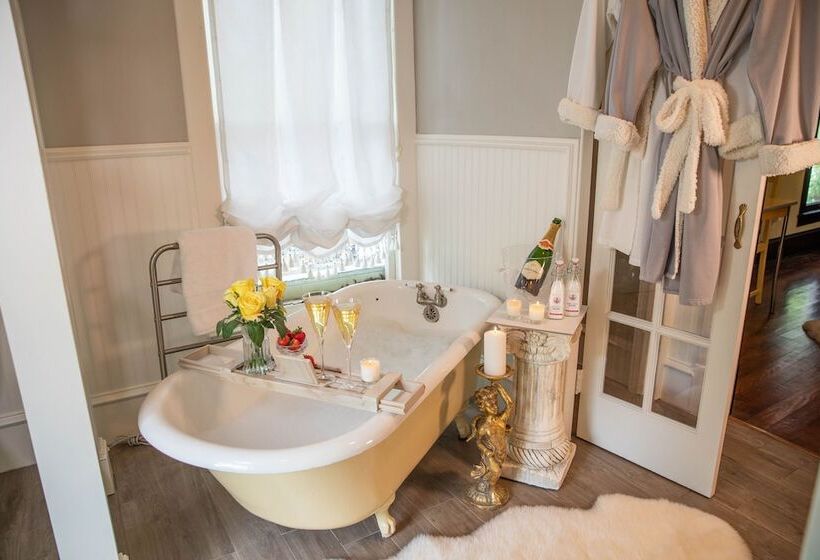 Номер Стандарт, Red Gate Inn