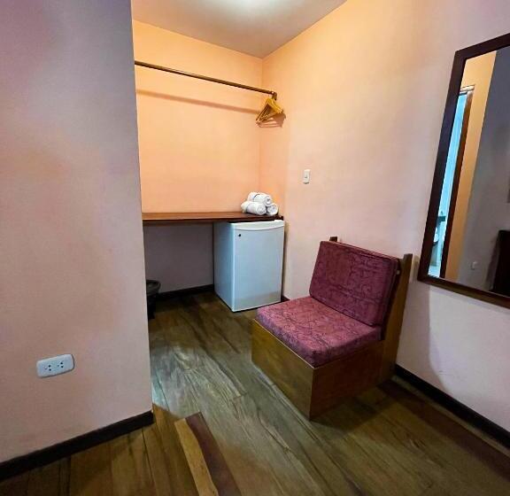 اتاق استاندارد سه نفره, Manish Hotel Ecólogico