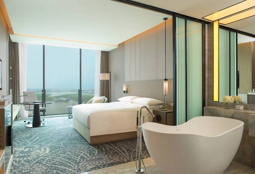 Номер Премиум Вид на Озеро, Renaissance Suzhou Wujiang