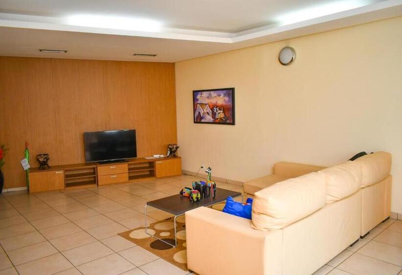 سوئیت با تخت بزرگ, Hôtel Palm Club