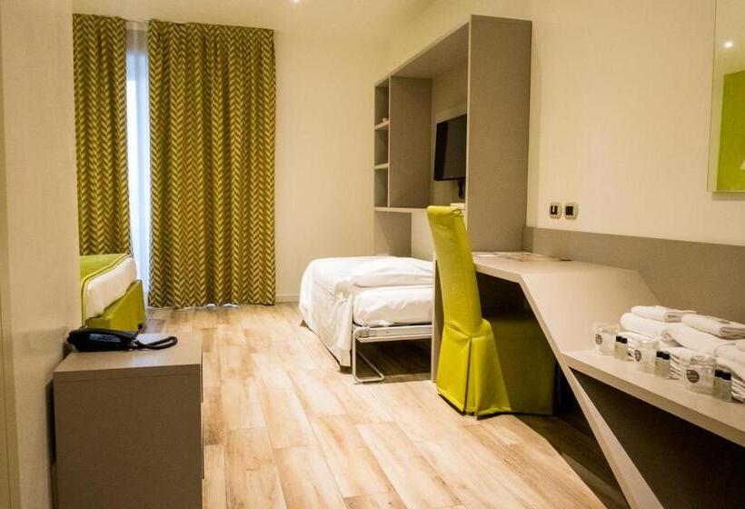 اتاق استاندارد چهارنفره با بالکن, Palace Hotel & Spa La Conchiglia D  Oro