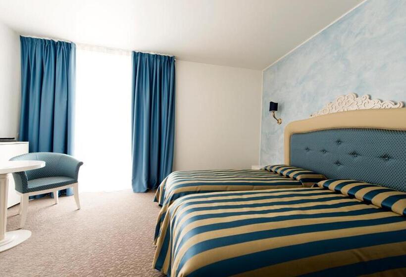 سوییت جونیور لوکس, Palace Hotel & Spa La Conchiglia D  Oro
