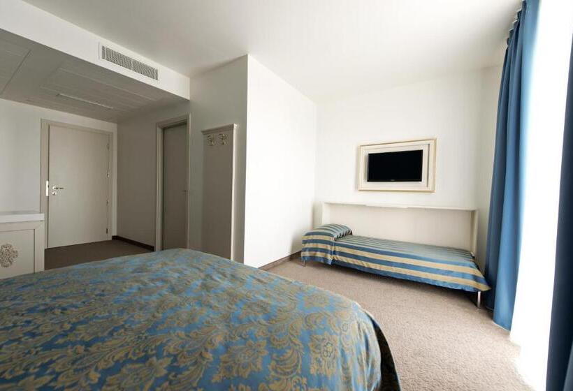 اتاق سوپریور سه تخته, Palace Hotel & Spa La Conchiglia D  Oro