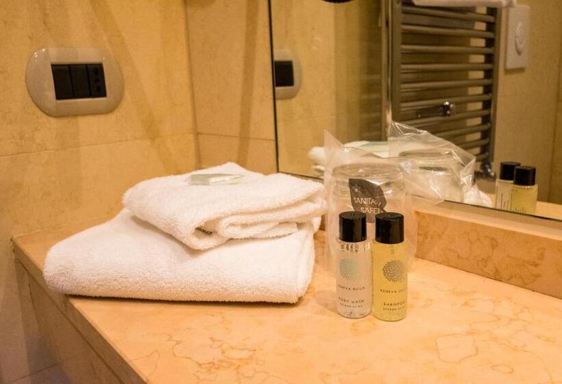 اتاق پنج‌تخته استاندارد, Palace Hotel & Spa La Conchiglia D  Oro