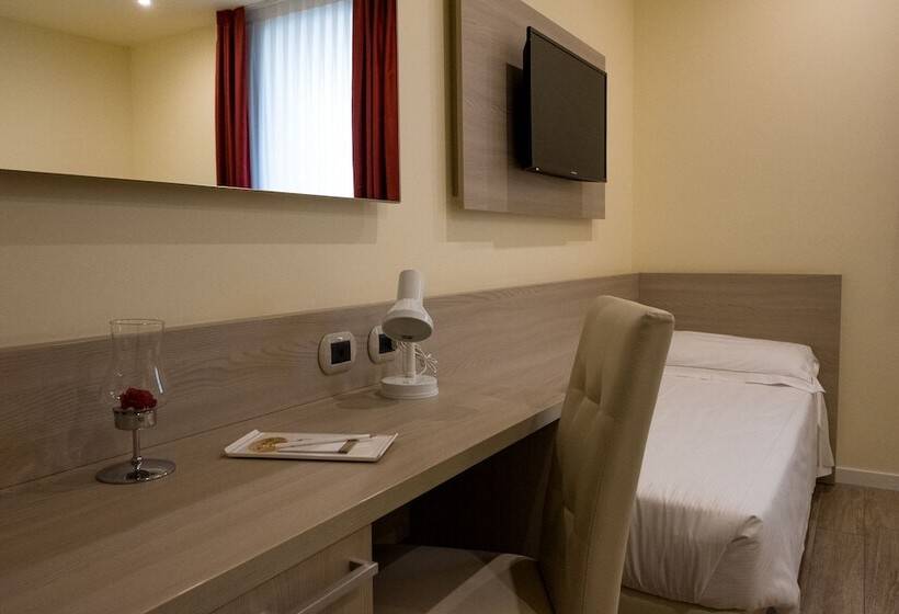 Economy Triple Room, Palace Hotel & Spa La Conchiglia D  Oro