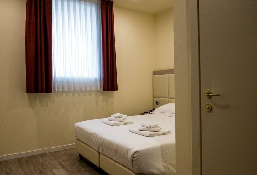 Economy Triple Room, Palace Hotel & Spa La Conchiglia D  Oro