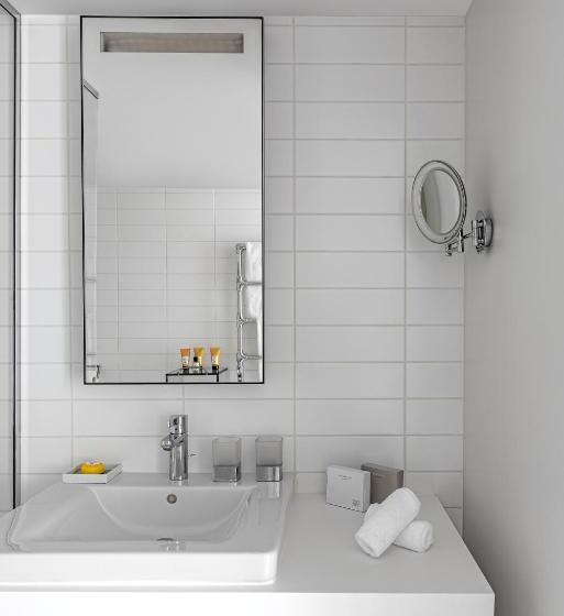 Номер Superior, White 1921 Courchevel