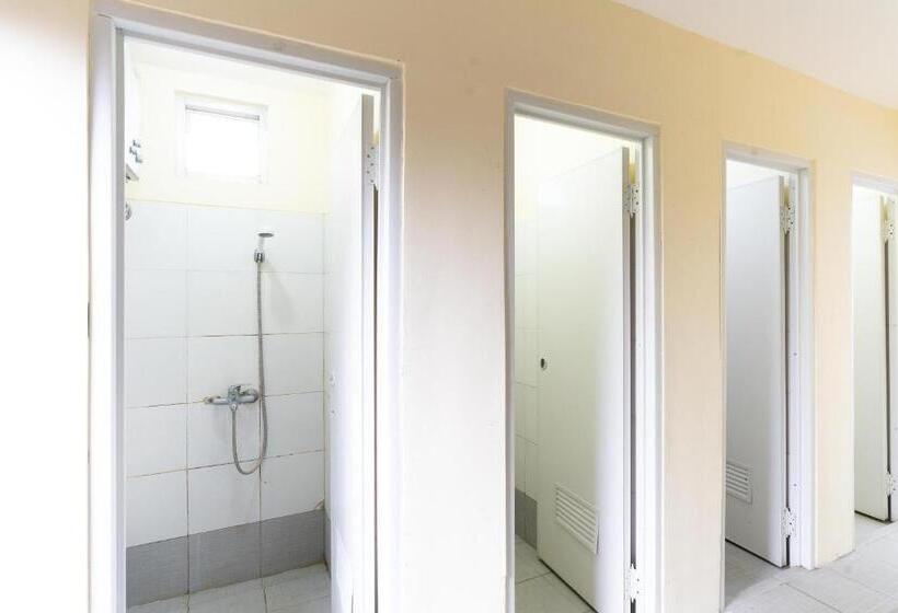 Кровать в Общей Комнате, Reddoorz Hostel @ Dago 2