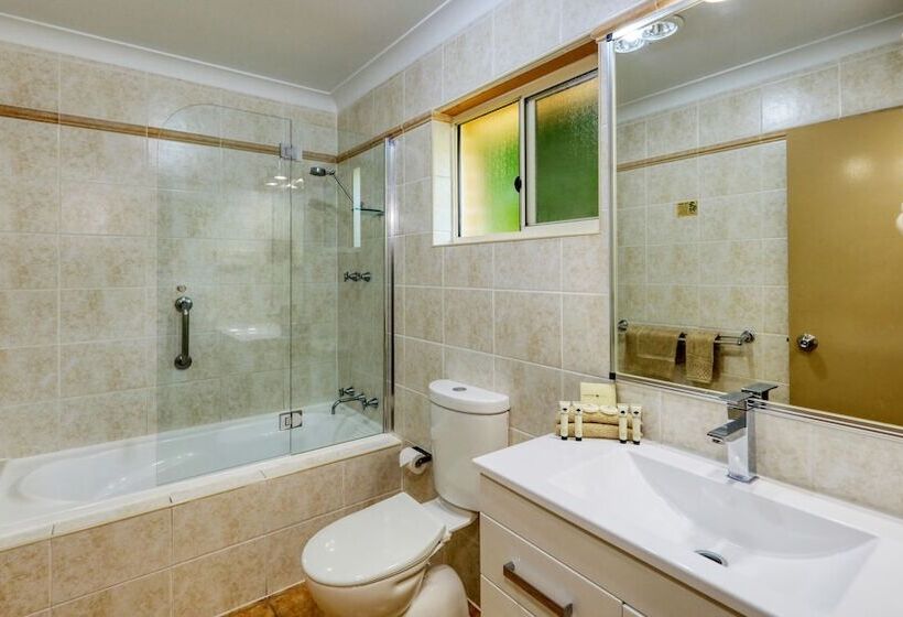 Семейный Номер, Edward Parry Motel And Apartments