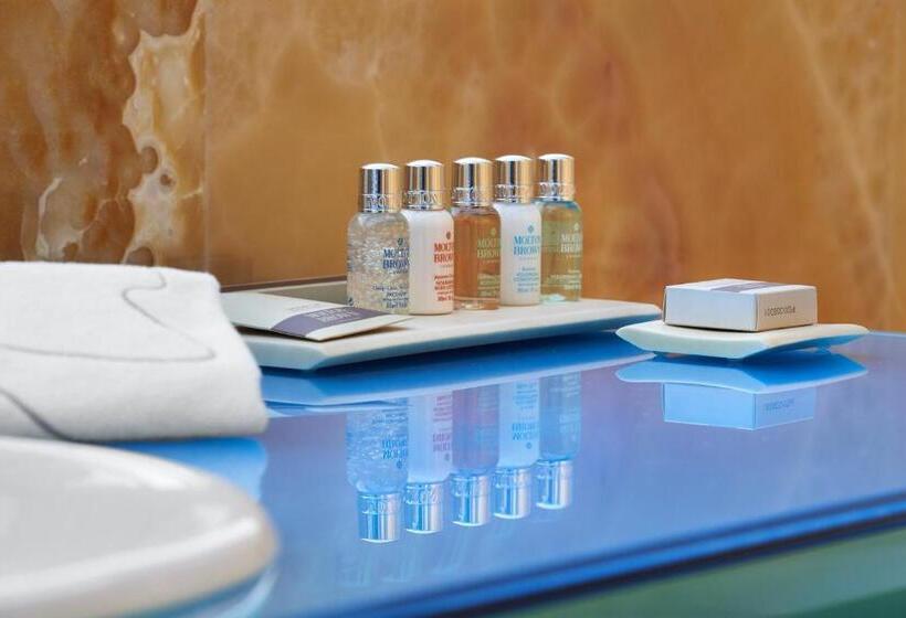 Стандартный Номер Кровать Кинг, Aria Hotel Budapest By Library Hotel Collection