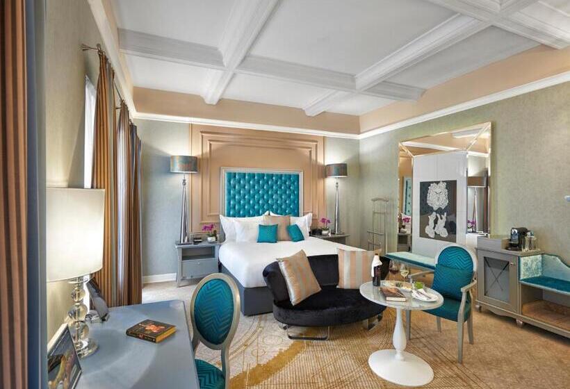 Номер Deluxe Кровать Кинг, Aria Hotel Budapest By Library Hotel Collection