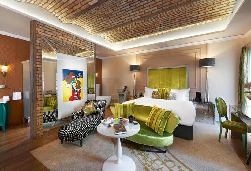 Номер Deluxe Кровать Кинг, Aria Hotel Budapest By Library Hotel Collection