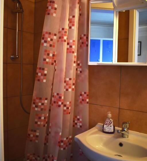 اتاق استاندارد, Hostel 24