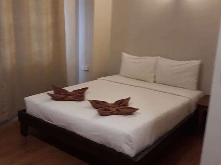 غرفة قياسية, Laos Haven
