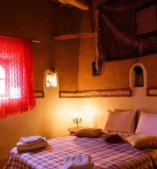 디럭스 4인 룸, Kasbah Tebi