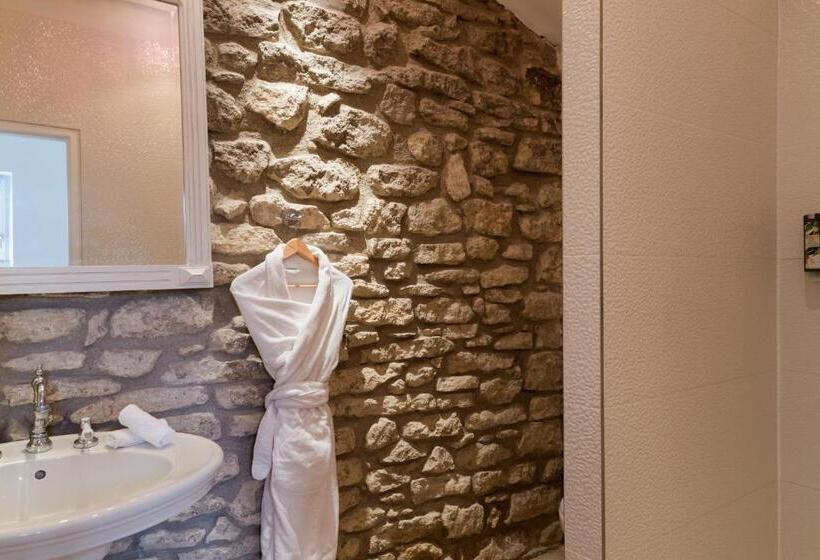اتاق راحتی سه تخته, Mas Des Romarins, The Originals Relais