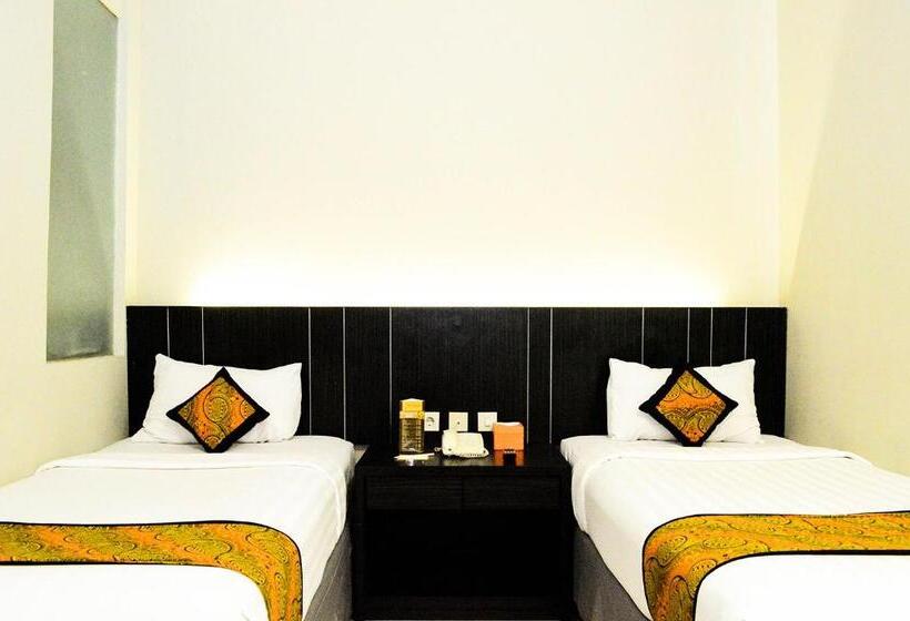 Deluxe Room, J Hotel   Bandara Soekarno Hatta