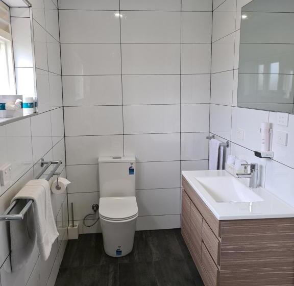 디럭스 룸 킹사이즈 침대, Beachway Motel