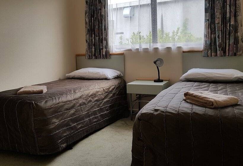 패밀리 룸, Pavilion Motel & Conference Centre