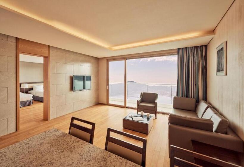 سوییت با چشم‌انداز دریا, Sono Calm Geoje