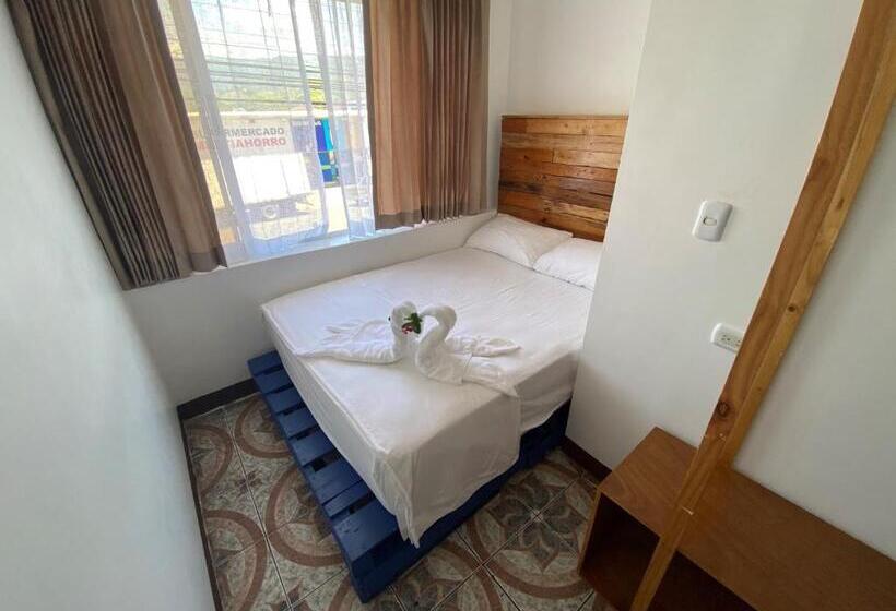 اتاق استاندارد سه نفره, La Hacienda Rooms & Food