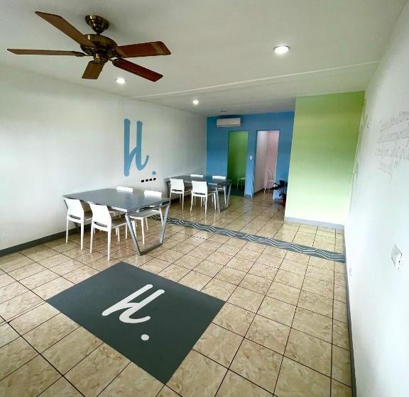 اتاق استاندارد سه نفره, La Hacienda Rooms & Food