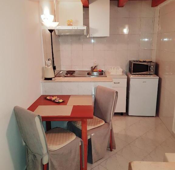 شقة غرفة واحدة, Apartments Minerva