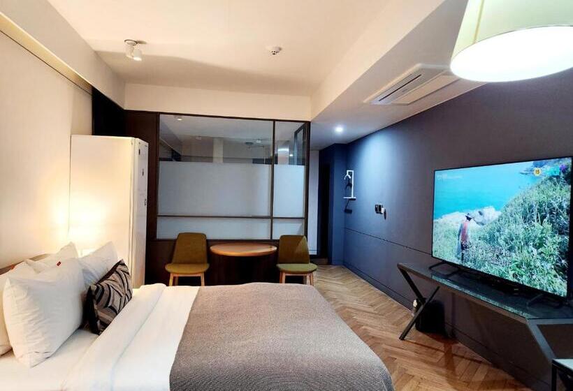 اتاق لوکس, Js Boutique