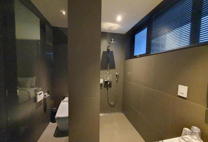 اتاق سوپریور, Js Boutique