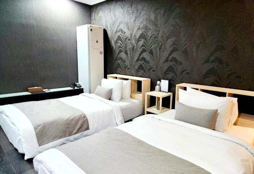 اتاق لوکس, Js Boutique