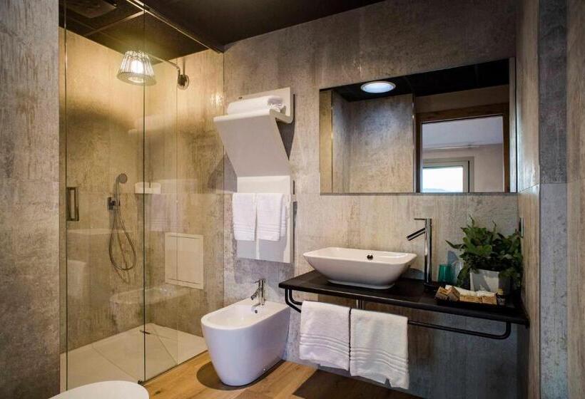 سوییت جونیور, Ristorante La Rosina