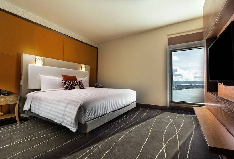 سوییت اجرایی, Dusit Thani Guam Resort