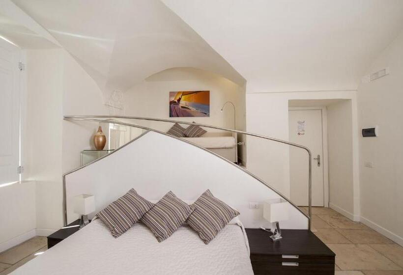 غرفة قياسية ثلاثية, Edificio 15 House Elite