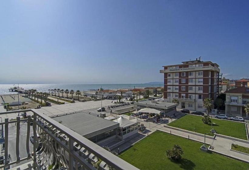 اتاق استاندارد با چشم‌انداز دریا, Nuovo Tirreno