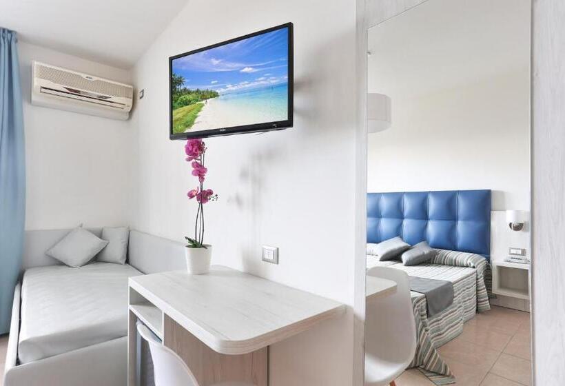 4 Bett Standardzimmer Meerblick, Nuovo Tirreno