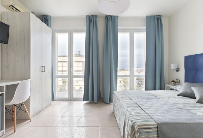 اتاق استاندارد, Nuovo Tirreno