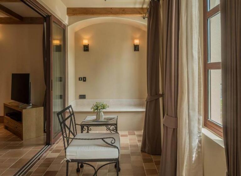 Номер Стандарт Вид на Город, Toscana Town Square Suites