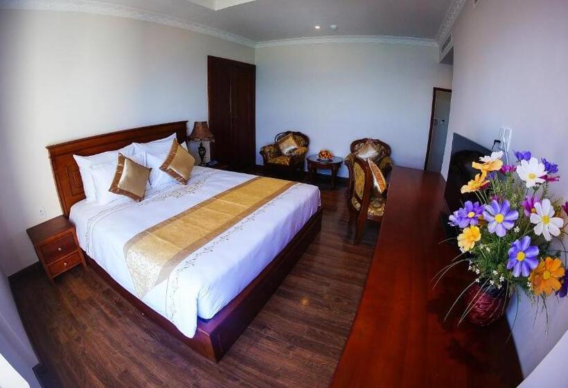 اتاق سوپریور با چشم‌انداز شهر, Nha Trang Palace