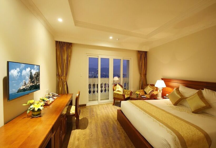 اتاق سوپریور با چشم‌انداز شهر, Nha Trang Palace